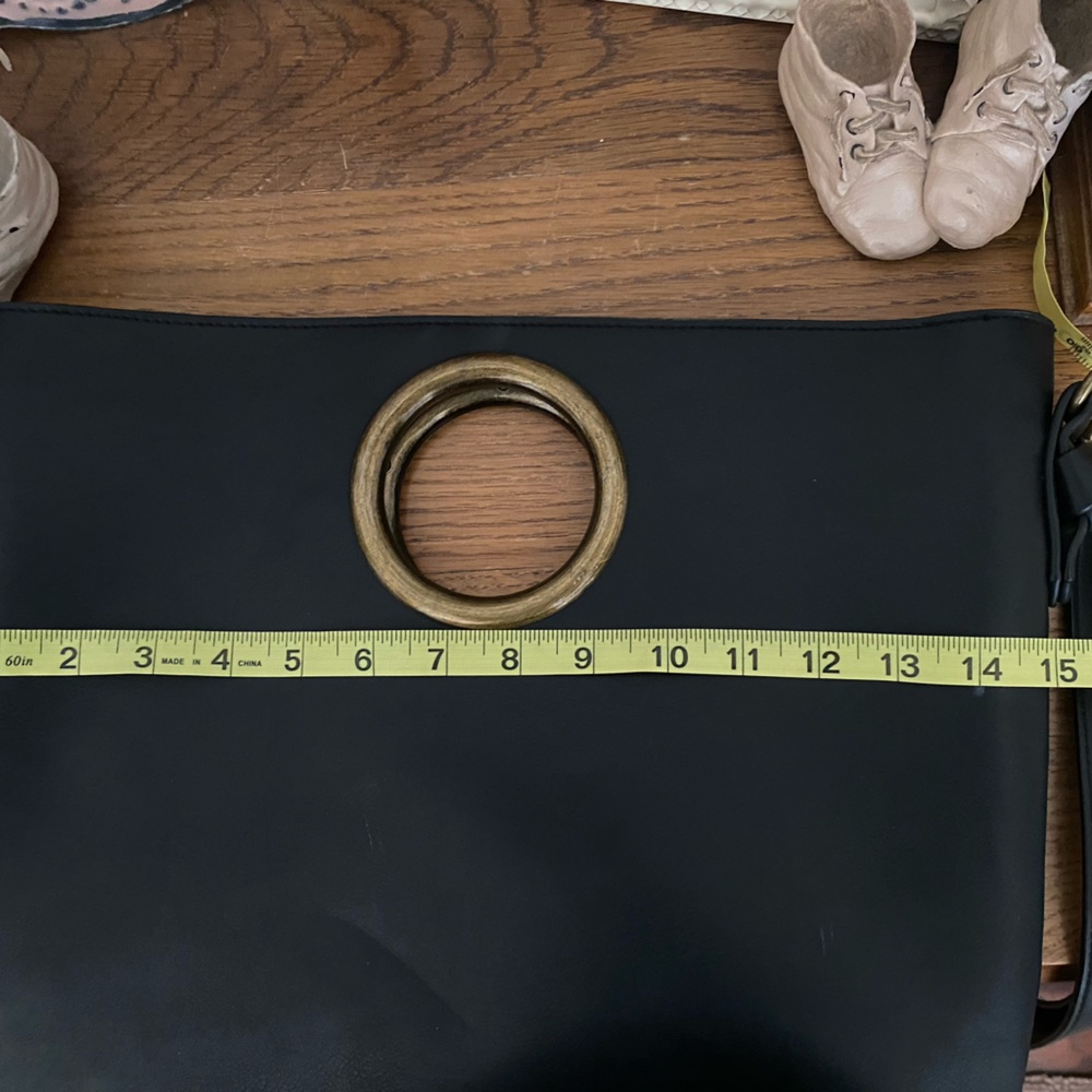 Classy black with gold purse - Picture 5 of 5